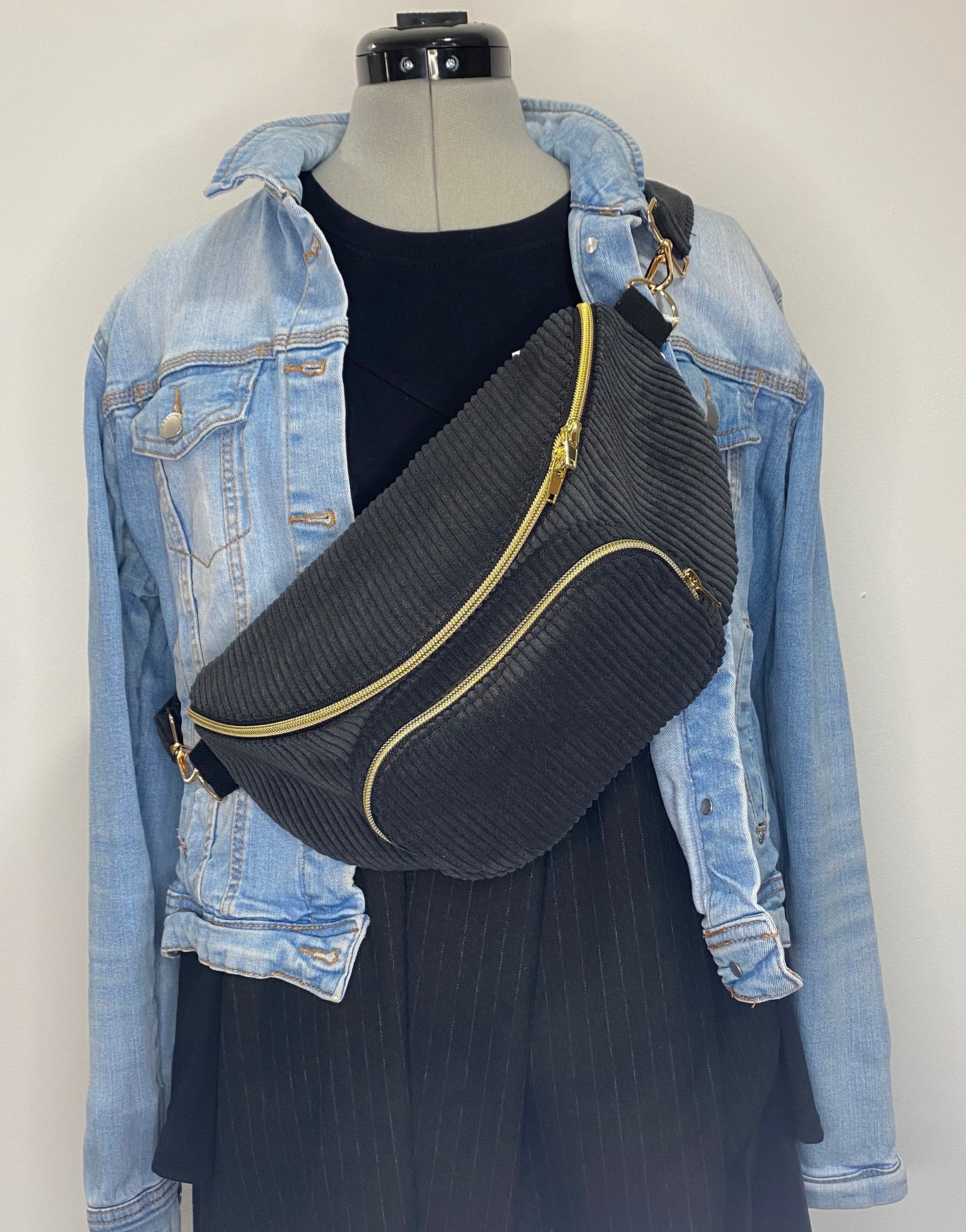 Sac banane avec poche avant